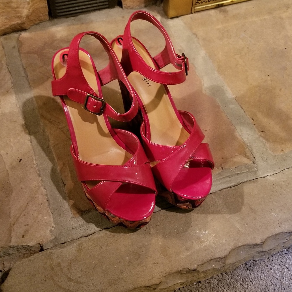 Shoes - Picture 4 of 4